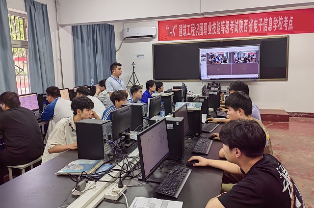 图为考试现场 - 副本.jpg