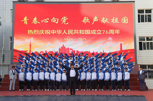1759202365925744.png 我校举办“青春心向党 歌声献祖国”合唱比赛.png