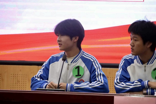 选手们积极抢答 - 副本.jpg