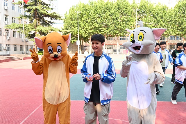 1766630650462711.jpg 图为“心理游园会”活动现场 - 副本.jpg