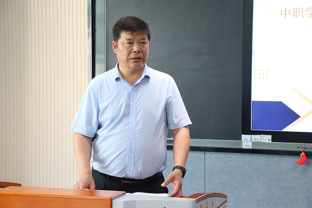 校党委书记顾学福 - 副本.jpg