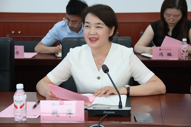 1781753021194816.jpg 校长魏萍讲话.jpg